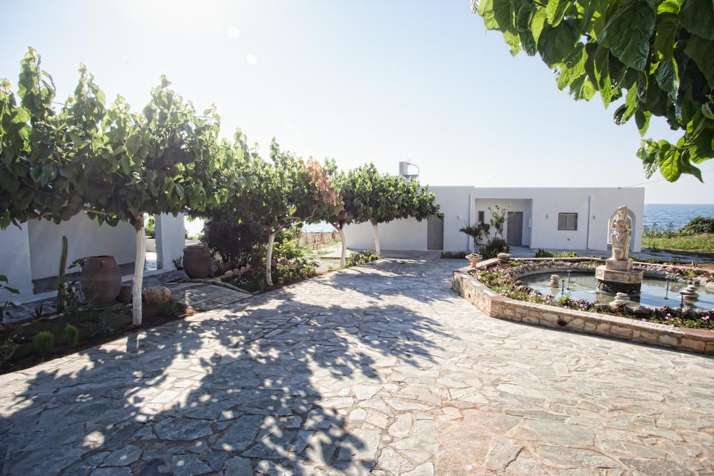 Artemis Seafront Apartments Petres  Exterior photo