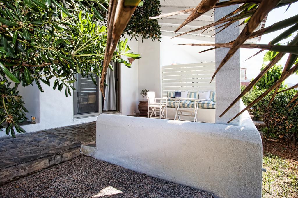 Artemis Seafront Apartments Petres  Exterior photo