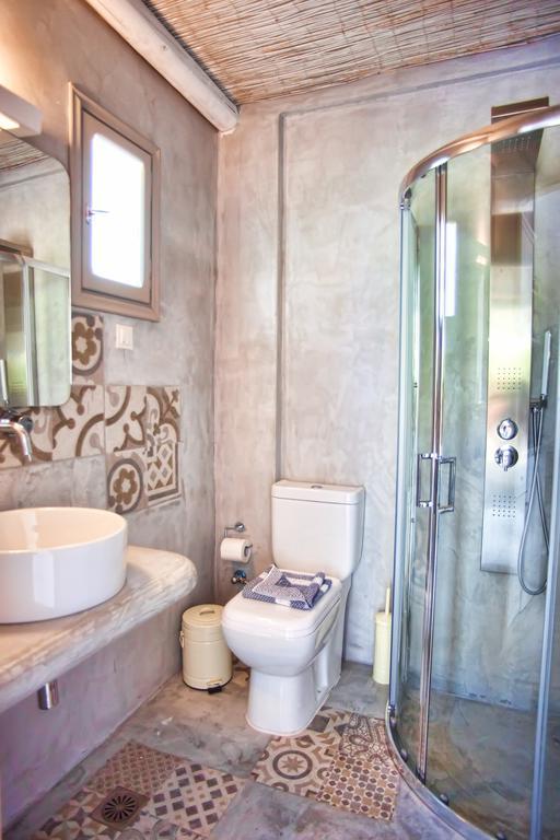 Artemis Seafront Apartments Petres  Room photo