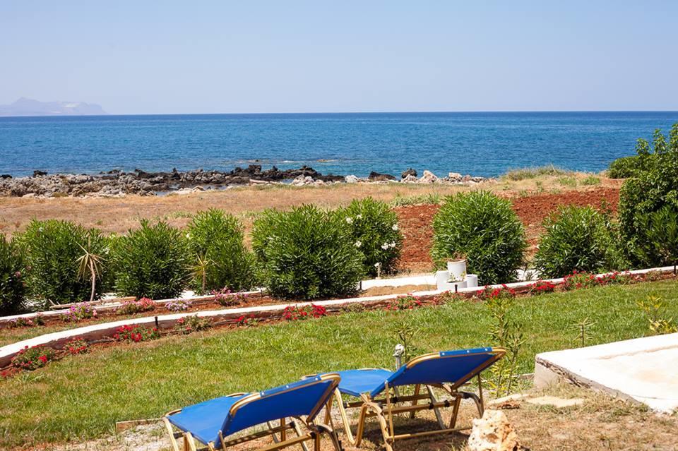 Artemis Seafront Apartments Petres  Exterior photo