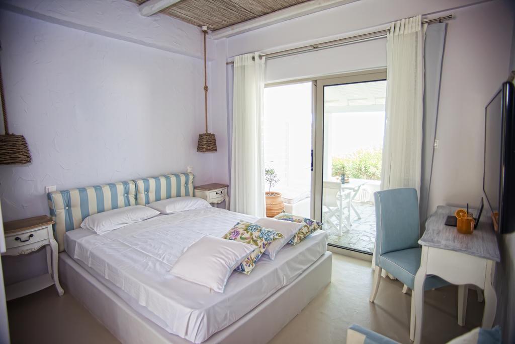 Artemis Seafront Apartments Petres  Room photo